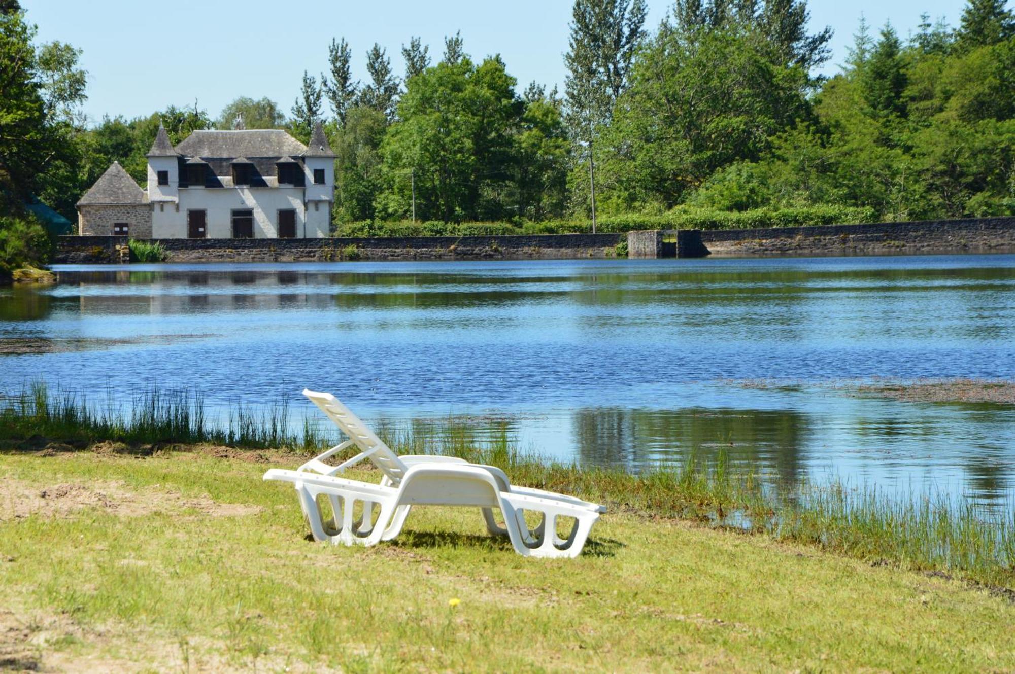 Domaine Des Etangs De Taysse Hotell Espagnac Exteriör bild